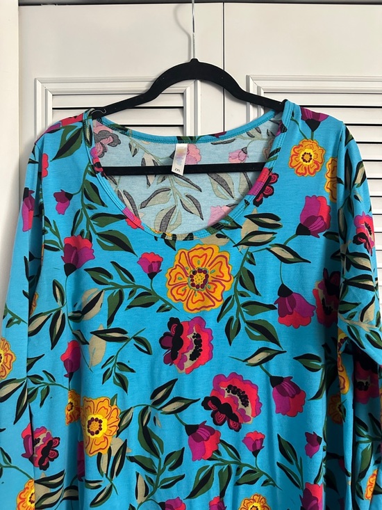 Lularoe Blue Floral Long Sleeve Top Size 2XL - Picture 3 of 4